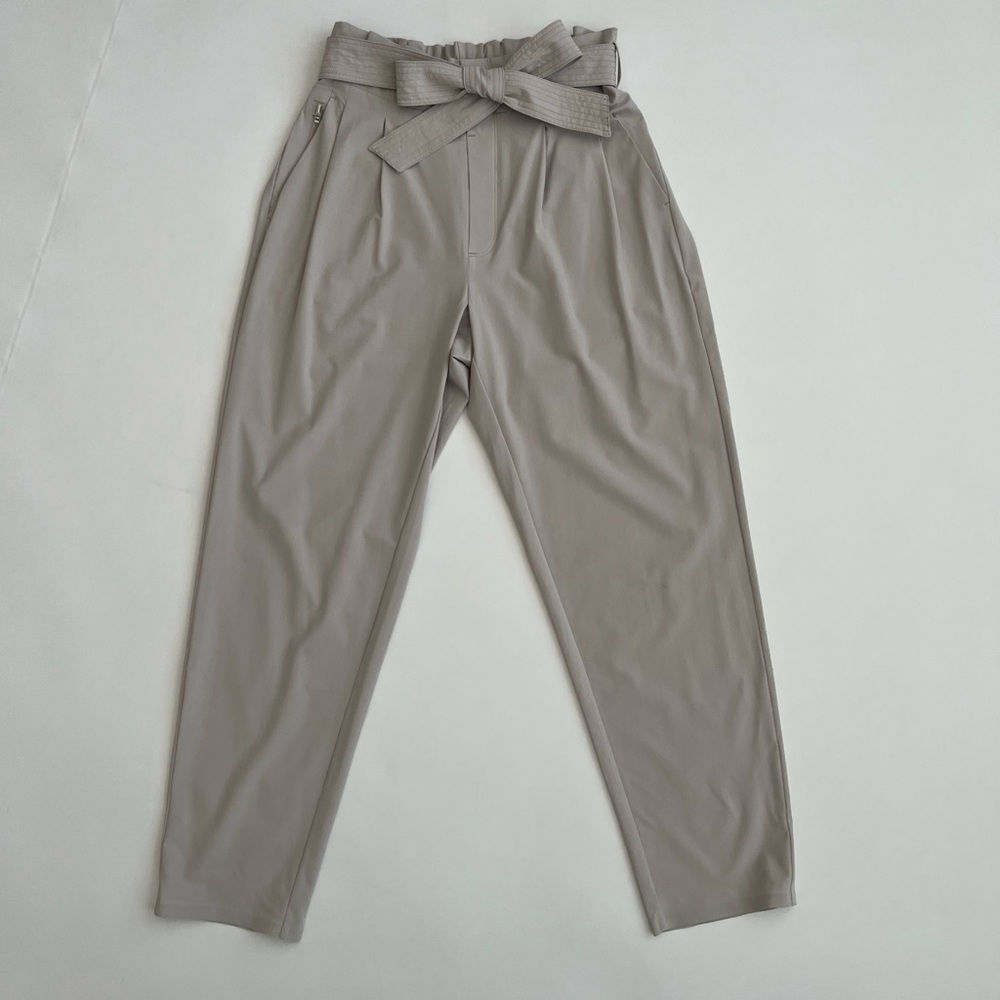 Athleta women’s taupe Skyline Pant II